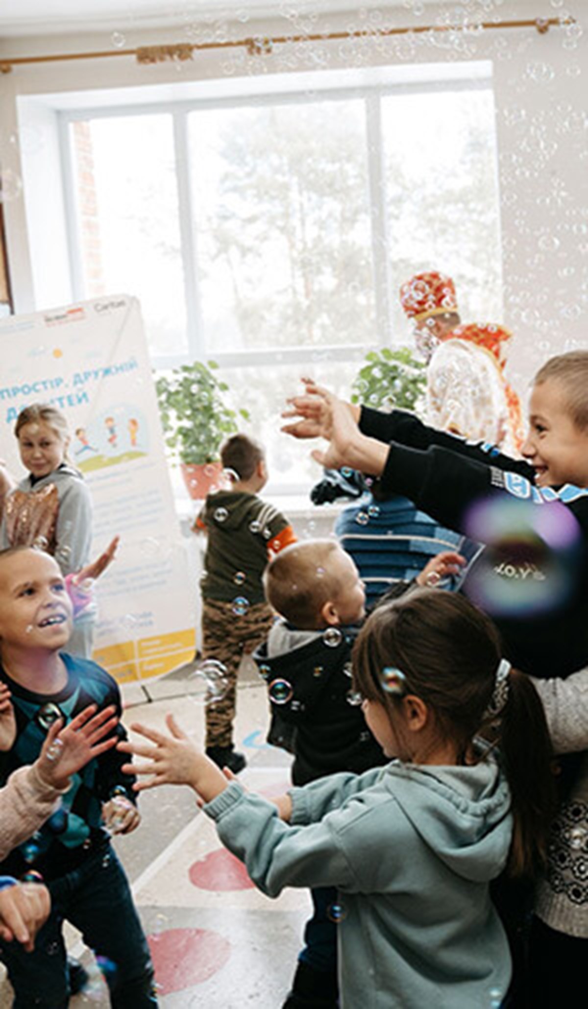 Die Caritas bietet sichere Zufluchtsorte für Kinder in der Ukraine 